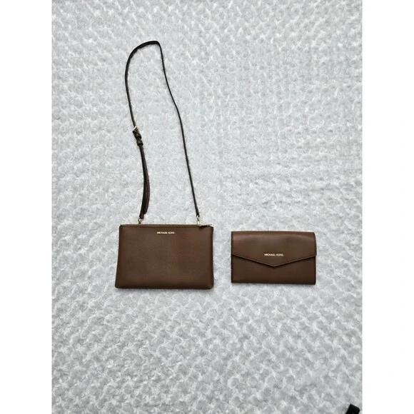 Michael Kors Brown Shoulder Bag Adjustable Strap Detachable Wallet Set Women
