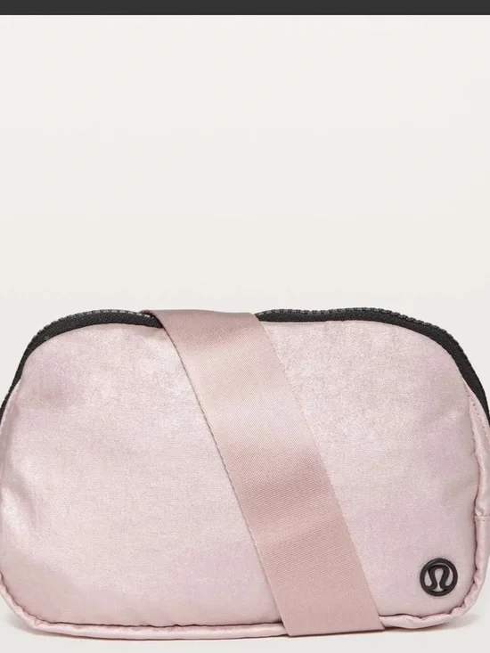 Lululemon Everywhere Belt Bag *1L TB2 Peach Gold EUC