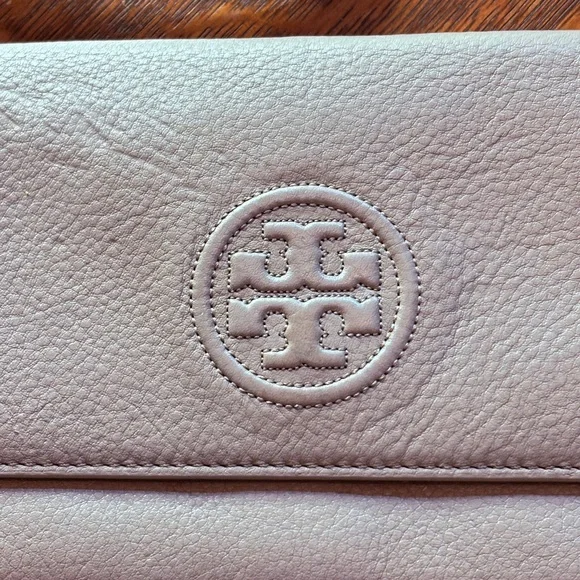 Tory Burch beige Leather Crossbody Bag with Goldtone Very Good Condition