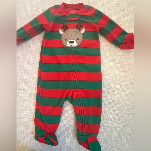 CARTER’S XMAS REINDEER FLEECE BABY SLEEPER. 6 MONTHS