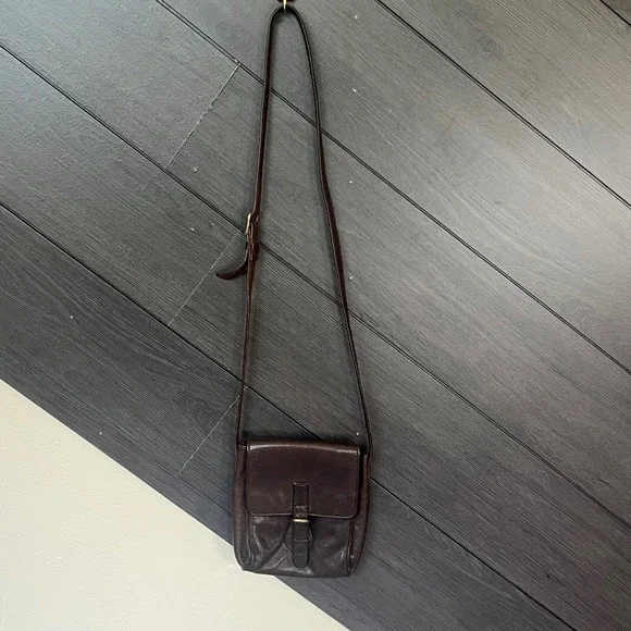 Wilsons‎ Leather Small Brown Crossbody Shoulder Bag