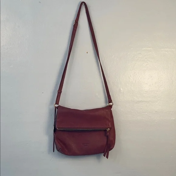 Margot Rob fold over Crossbody clutch