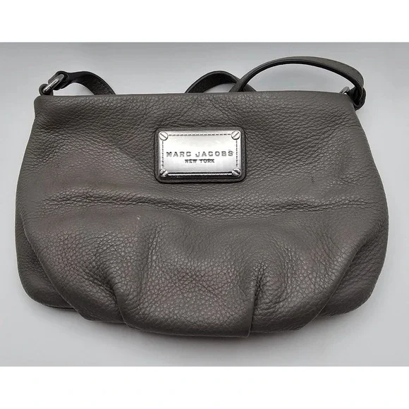 MARC JACOBS Classic Q Percy Small Gray Leather Crossbody Bag Grey Purse New York