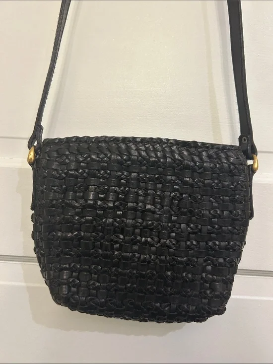 🛍 2/$18 Woven Black Leather Crossbody Purse