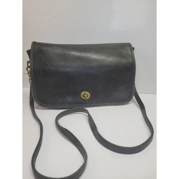 Vintage Coach City Bag‎ Black Leather Crossbody Bag Brass Hardware Classic Purse