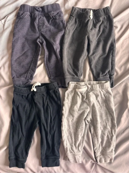 Carter’s Bundle of 4 Jogger Pants Sweatpants Gray Black Navy Light Gray 9 Months