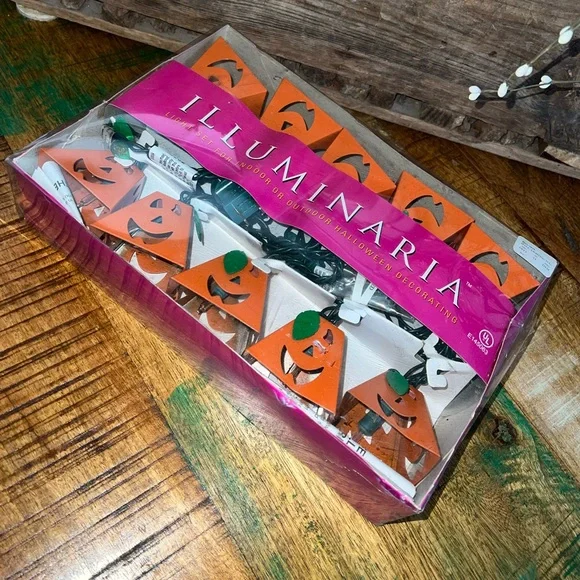 Illuminaria tin halloween jack-o-lantern pumpkin lights. New in box.