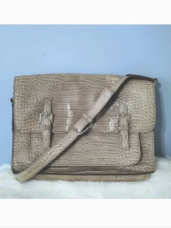Kate Spade Knightsbridge Scout croc embossed messenger bag EUC