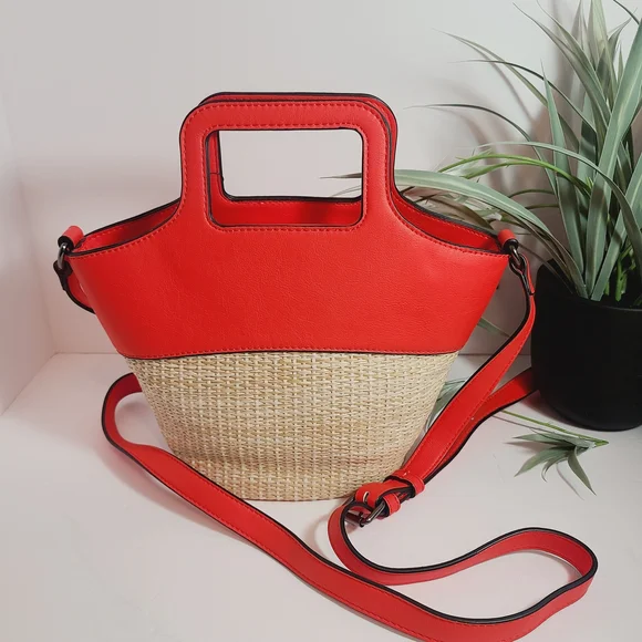 Simply Vera Red and Tan Women's Hand Bag