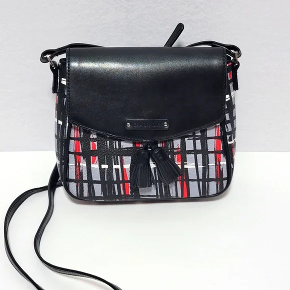 Vera‎ Bradley Stylish Black and Red Crossbody Bag P195