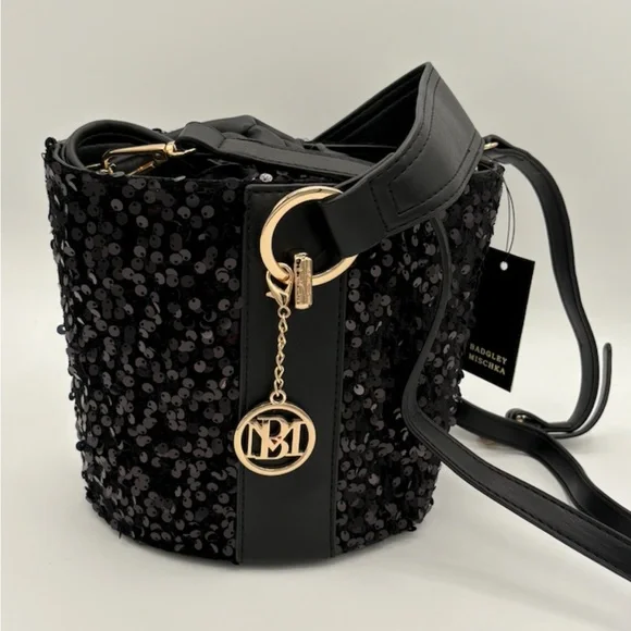 🖤 Badgley Mischka Black Sequin Bucket Crossbody Bag BM Charm NWT 😺✨