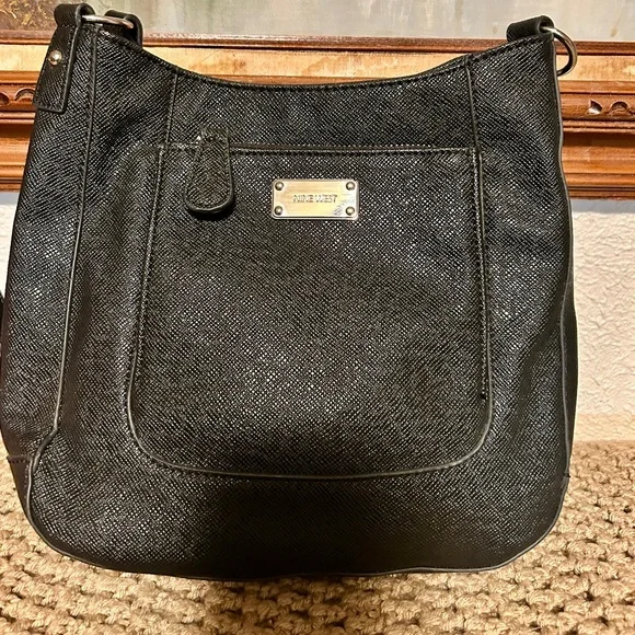 Nine West Crossbody Bag Women Medium Black Excellent Saffiano Faux‎ Leather