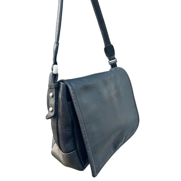 Vintage 1990s Nine West Black Leather Crossbody‎ Bag Flap Shoulder Bag Purse