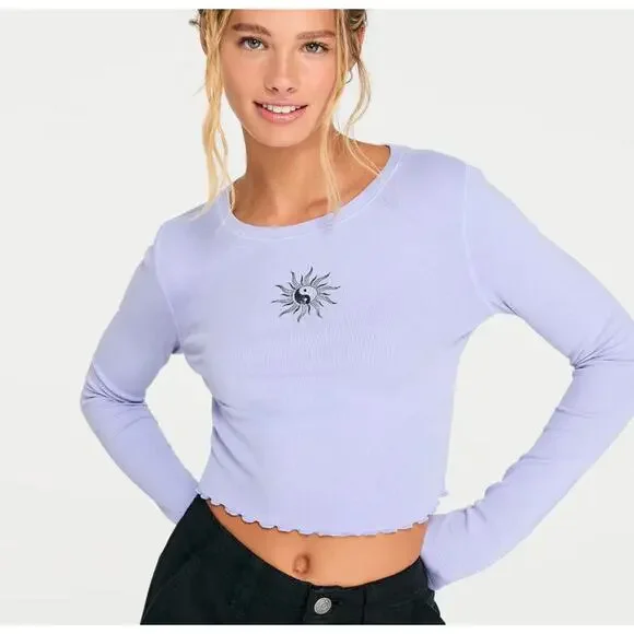 Seriously Soft Aeropostale Baby Dee Top Womens L Lilac Sun Graphic Cropped