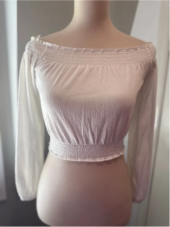 H&M White Off Shoulder Smocked Crop‎ Top XS