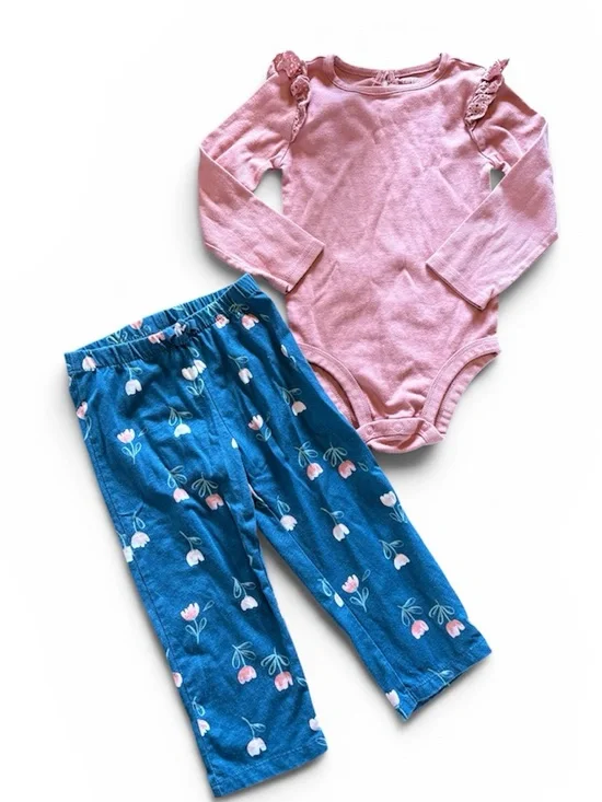 Carters 24 m matching set