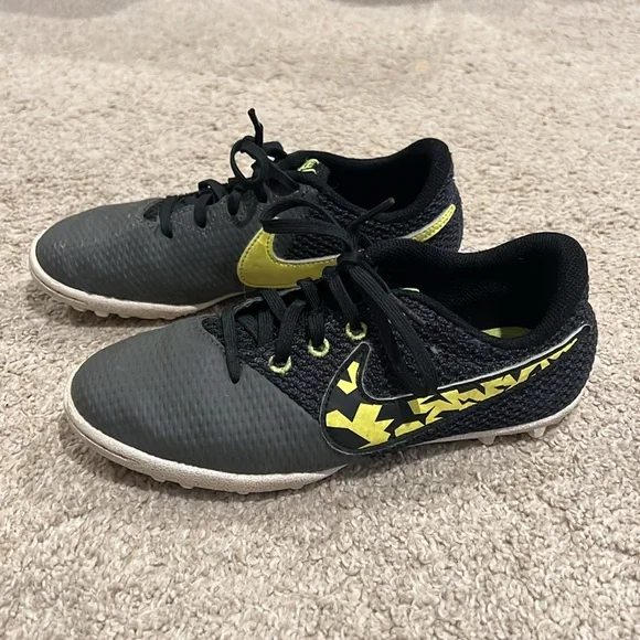 Nike Elastic Pro III Turf Soccer Cleats