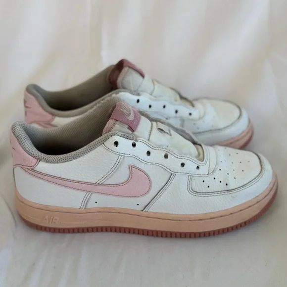 Nike Pink White‎ Air Force 1 Kids Size 5.5 Youth