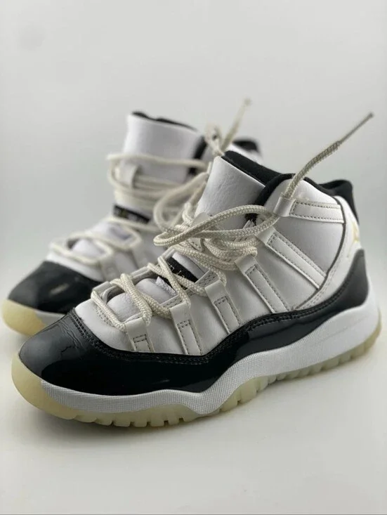 Nike Air Jordan Retro 11 Shoes Youth Size 1Y White Black