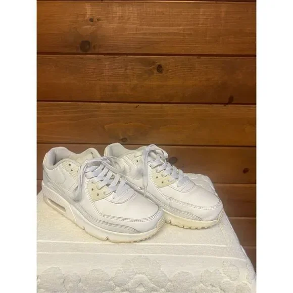 Nike Youth  Air Max 90 Leather (GS) Sz 5.5 [CD6864-100]