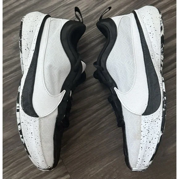 Nike Freak 5 White/Black/Photo Blue Kids'‎ Basketball Shoe Sneaker Youth Size 4