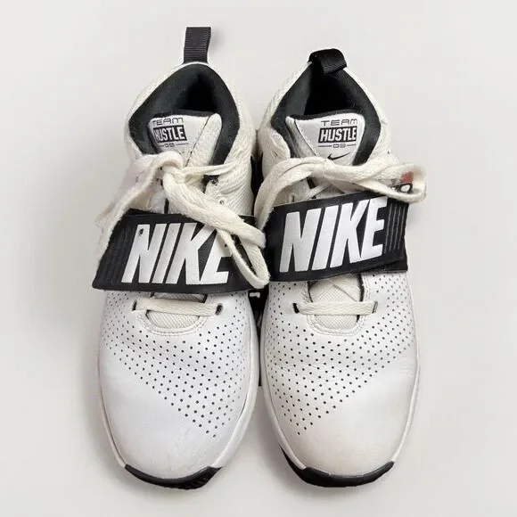Nike Boys Team Hustle D8 881941-100‎ White Basketball Shoes Sneakers Size 6.5Y