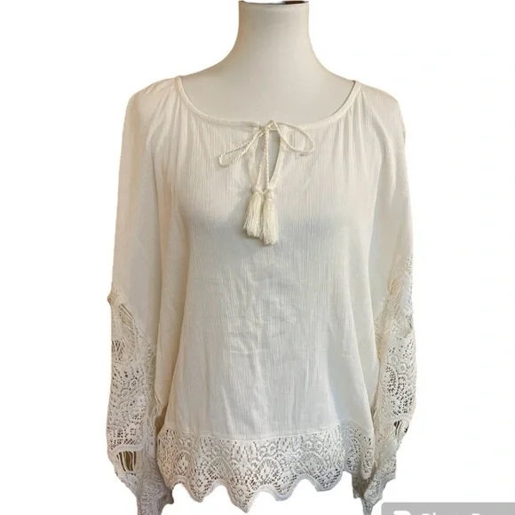 Crepe and Lace Top NWT by Hollister