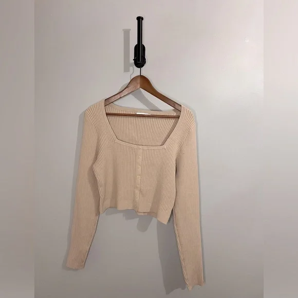 Abercrombie & Fitch crop sweater