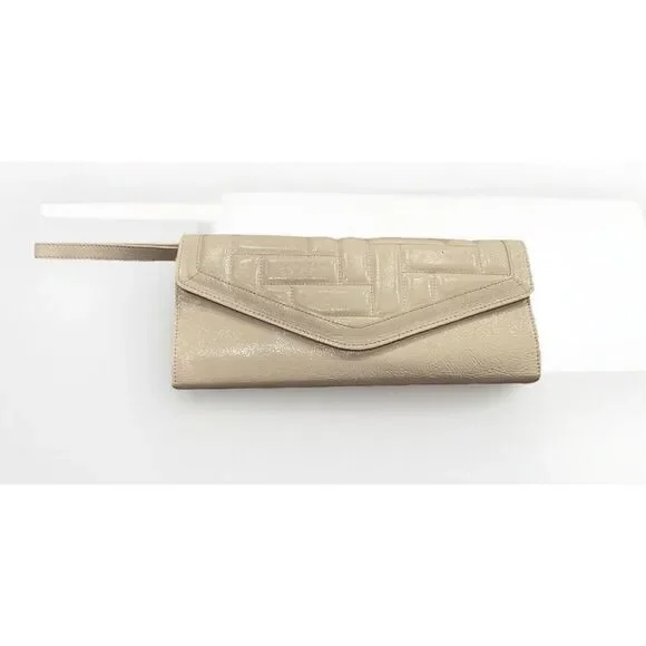 Hobo International Textured Creamy White Patent Trifold Clutch Retractable Strap