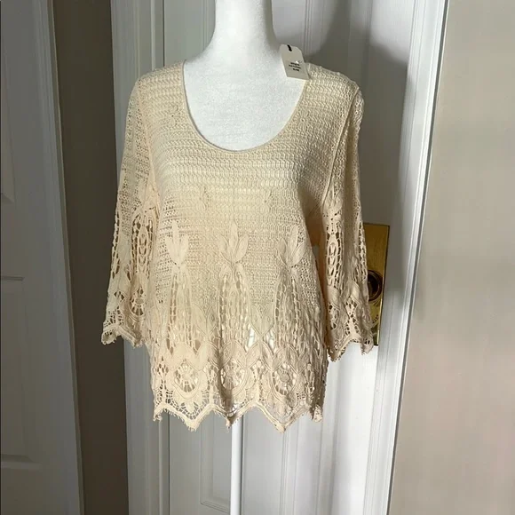 Cream Lace Knit Top