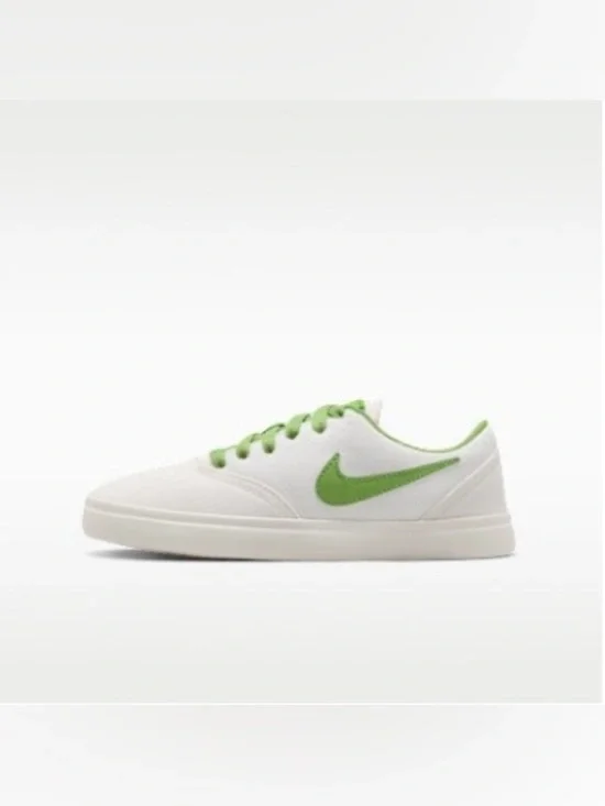 Nike SB Check Canvas, size Y6, worn once