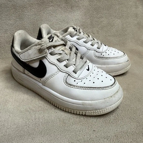 Air Force 1 Nike Boys 11c Sneakers  White/black