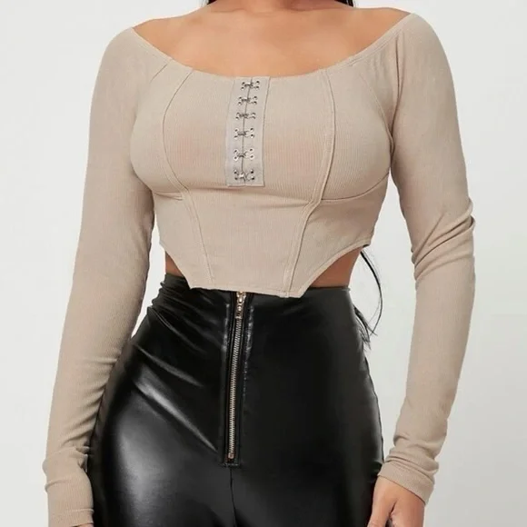 SHEIN Asymmetrical Hem Crop Top