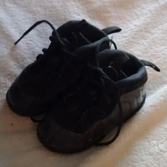 Nike Foam Shoe