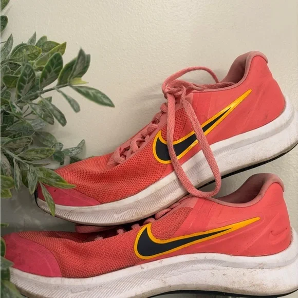 Nike star runner foam Kids 4.5 Pink sneakers active walk run