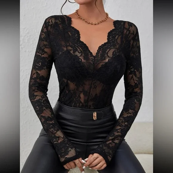Boho floral lace long sleeve fitted top