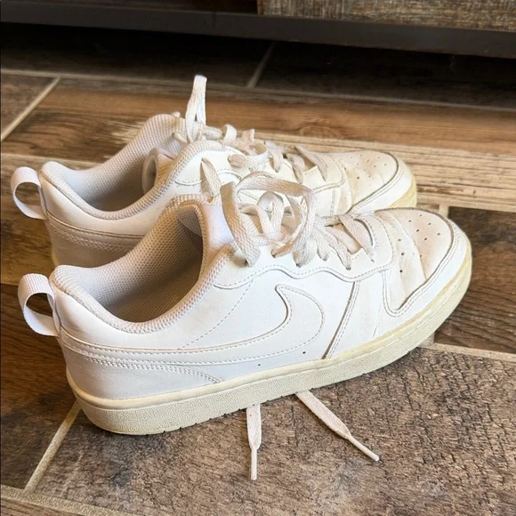 Nike Cream & White Low-Top  Sneakers