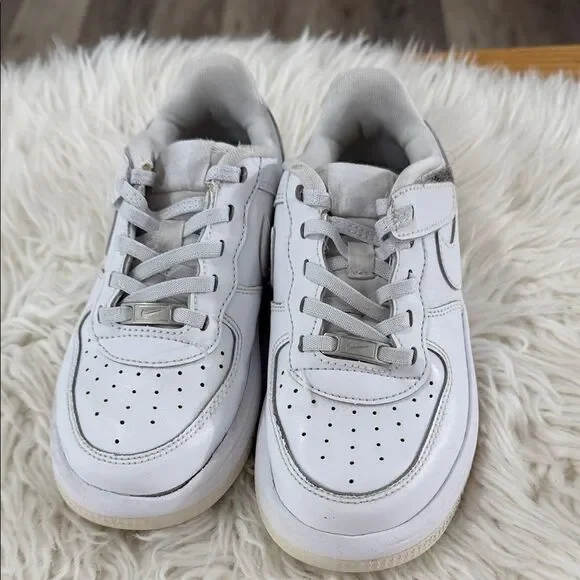 Nike White Leather Sneakers Size 1Y