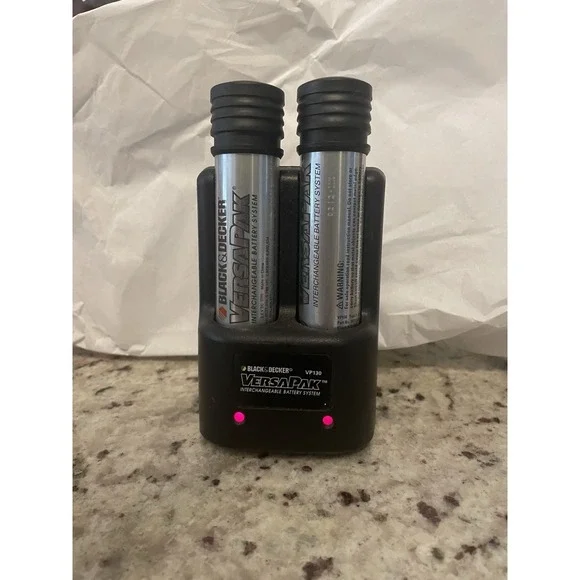 Black & Decker VP130 VersaPak 2-Port Charger W/ 2 OEM Batteries‎ Working