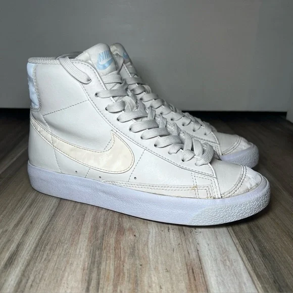 Nike Blazers Mid ‘77 Sneakers White With Iridescent Swoosh Youth Size 4Y