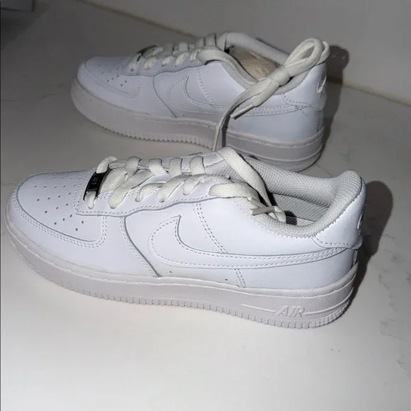 Nike Air Force 1 LE Gray Box