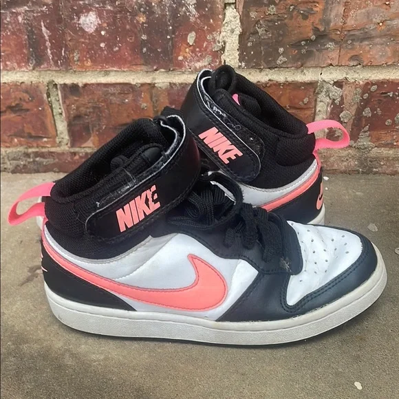 Nike court Borough Sneakers! Youth 3.5
