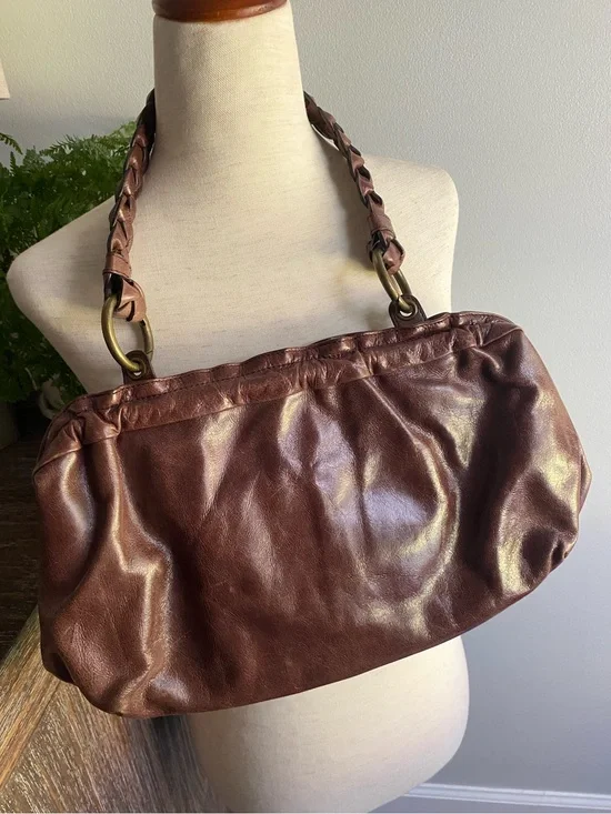 Vtg HOBO Distressed Brown Leather Womens Braided Strap Magnetic Shoulder Bag
