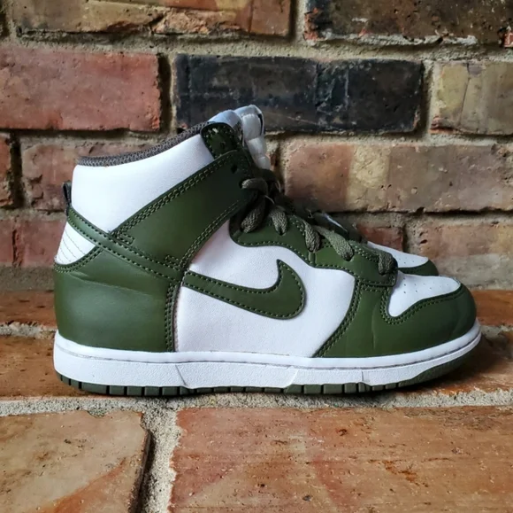 Nike Kids Green and White Sneakers