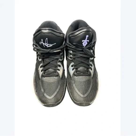 Nike Kyrie Infinity GS Basketball Shoes Black Metallic Silver – Size 7Y