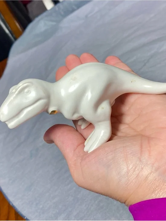 1Salt Shaker White Ceramic Dinosaur Figurine - Reptile Decor