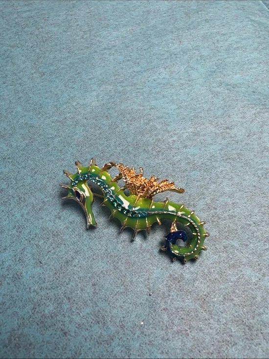 Gold-Accent Green Seahorse Brooch Pin