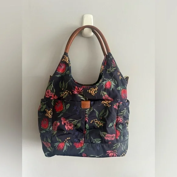OiOi Quilted Floral Tote Diaper Bag – Organizer Interior