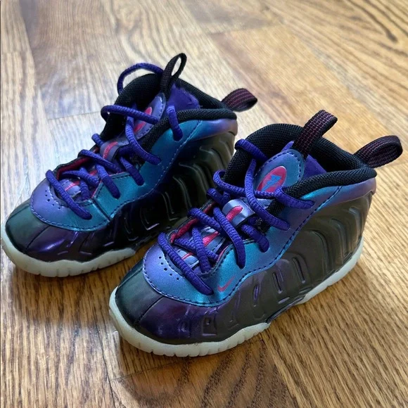 Nike Little Posite One 2018 Iridescent Purple Sneakers/Shoes. Size 6C.