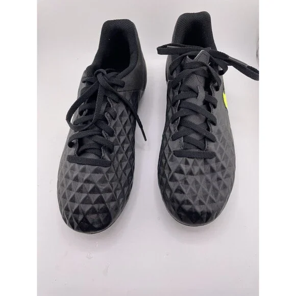 Nike Soccer Cleats Shoes Boys Size 4.5Y Black Tiempo Legend 8 Club AT5881-070